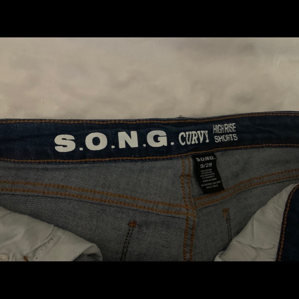 High Rise Shorts - Picture 3 of 4